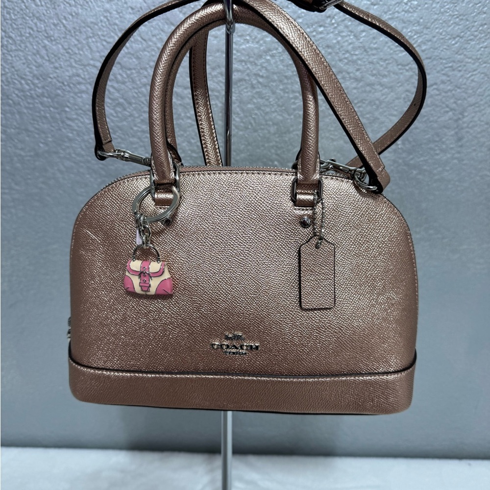 Coach rose gold Leather Interior - Picture 13 of 17